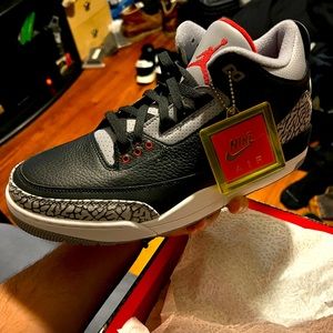 Air Jordan 3 Retro OG 'Black Cement' 2018